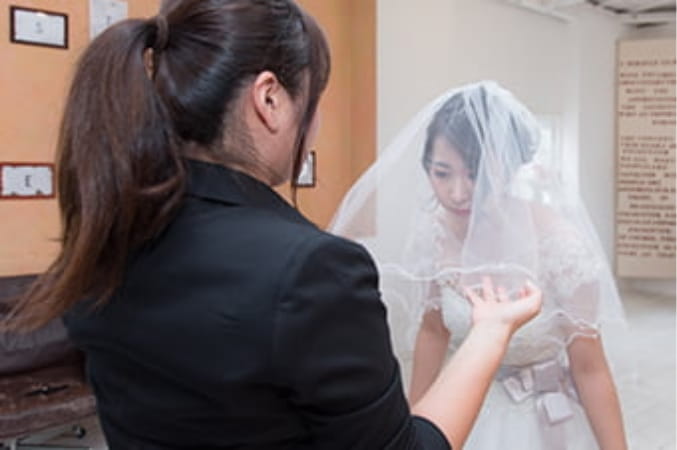 ブライダルヘアメイクの様子
